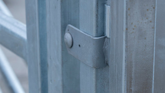 How Anti-Rattle Gear Keeps Cattle Calm and Safe